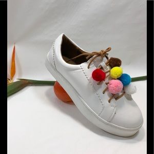 NWOB Women’s Pom Pom Lace Up Casual Sneaker